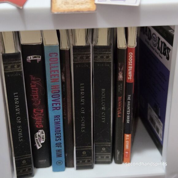 Zuru Mini Brands Books Shelf,Books,bookmarks,magnifying Glasses - Picture 4 of 4